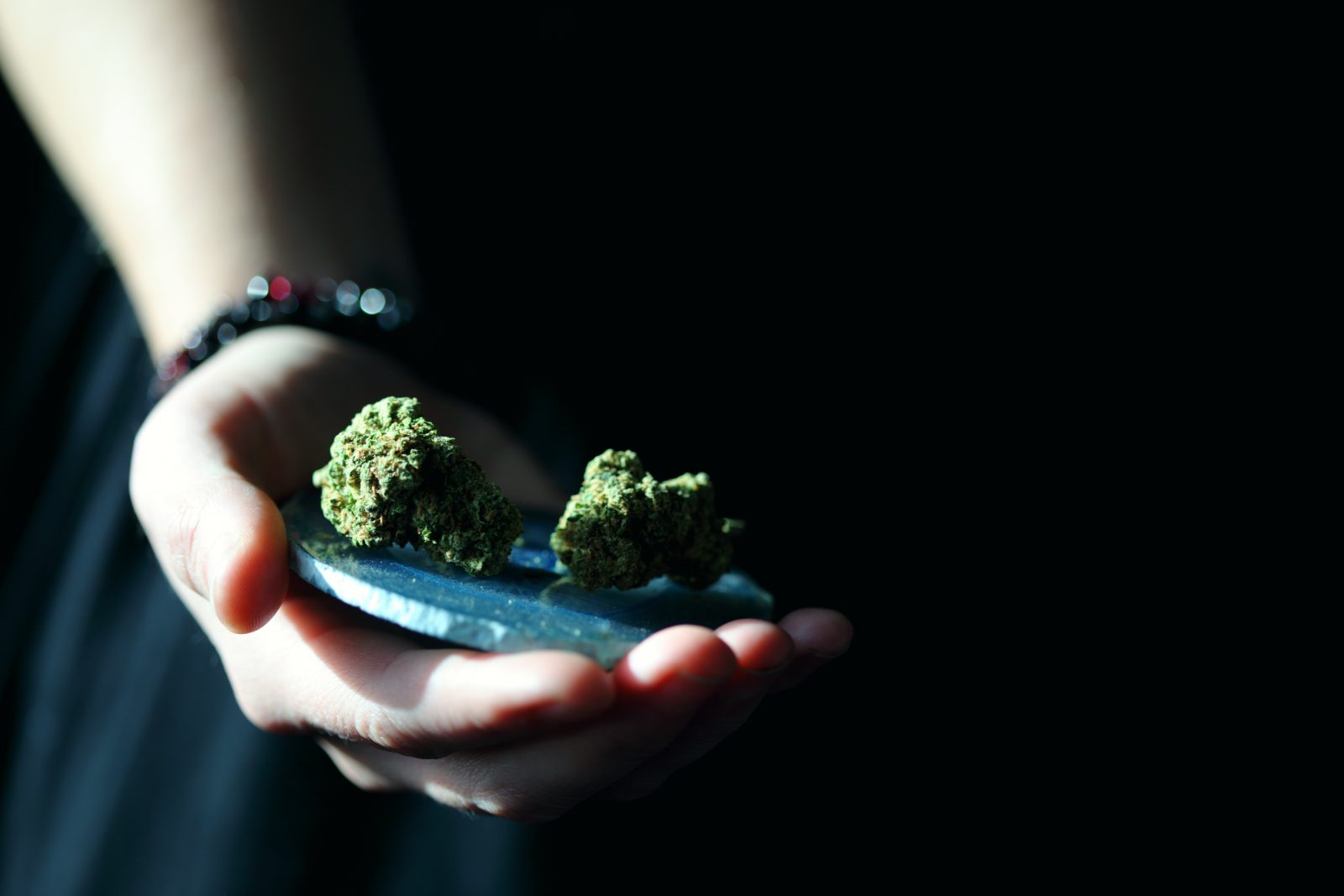 Iowans Should Not Use Black Market THC Oils In Vaping Products
